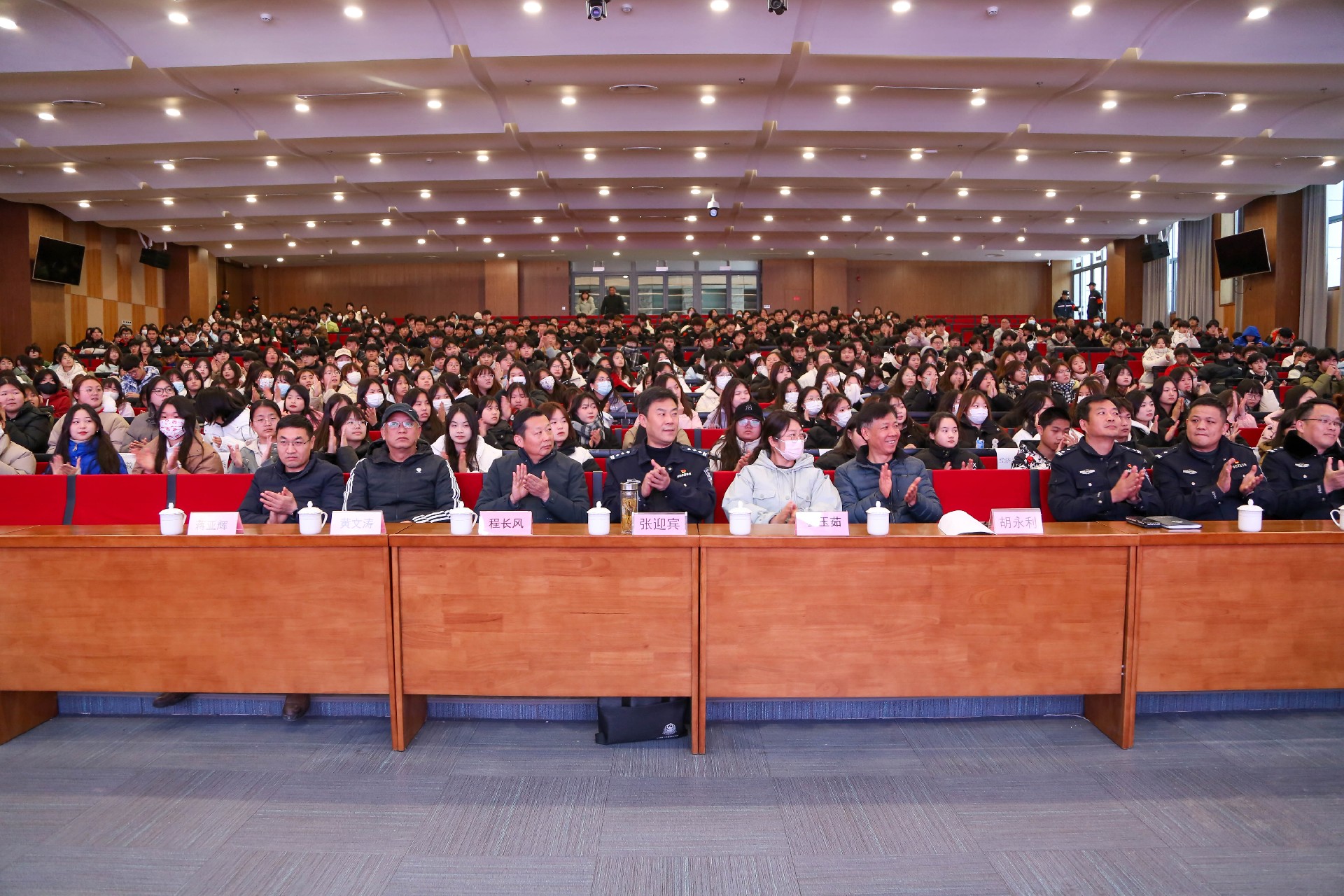 安徽合肥技师学院安全晚会.jpg