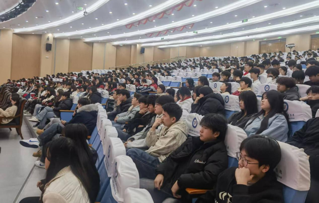 合肥腾飞高级技工学校开展音乐鉴赏专题课